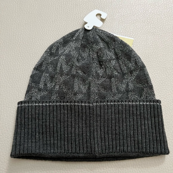 NWT - Michael Kors Logo Beanie ( we have a Scarf to match) - Picture 2 of 3